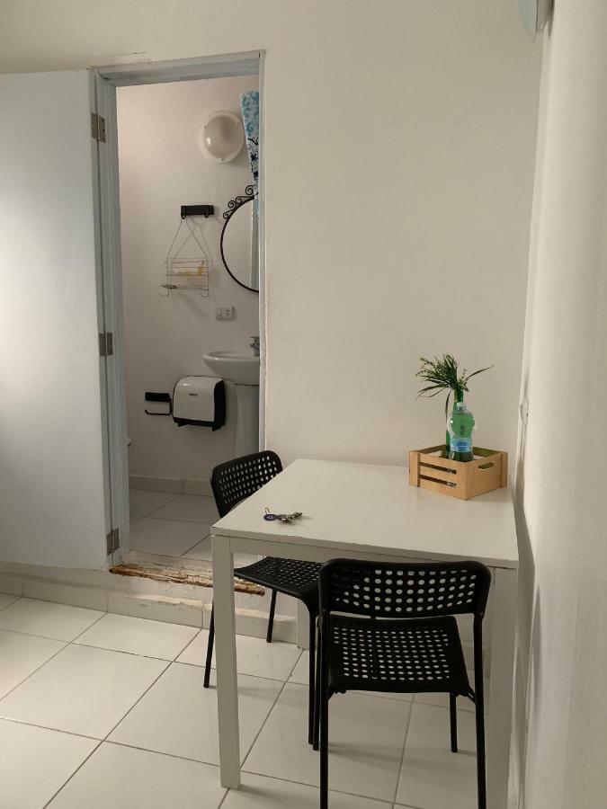 Capri House 3*